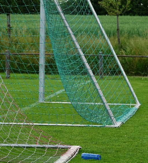 how wide is a soccer goal