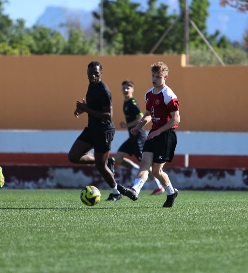 Football Warm Up Drills For Better Energy, Sharper Touches And Soccer Match Readiness